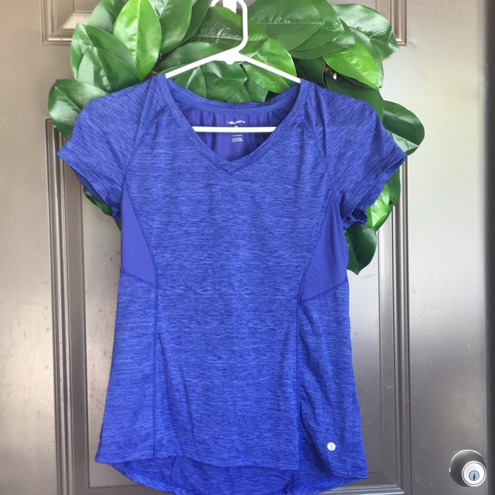 Sale !! 3 items for $20♠️ Workout shirt Layer 8